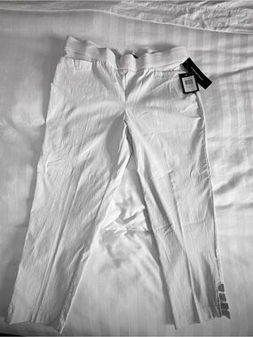 NWT 89th & Madison White Pull-On Pants with Tag Detail